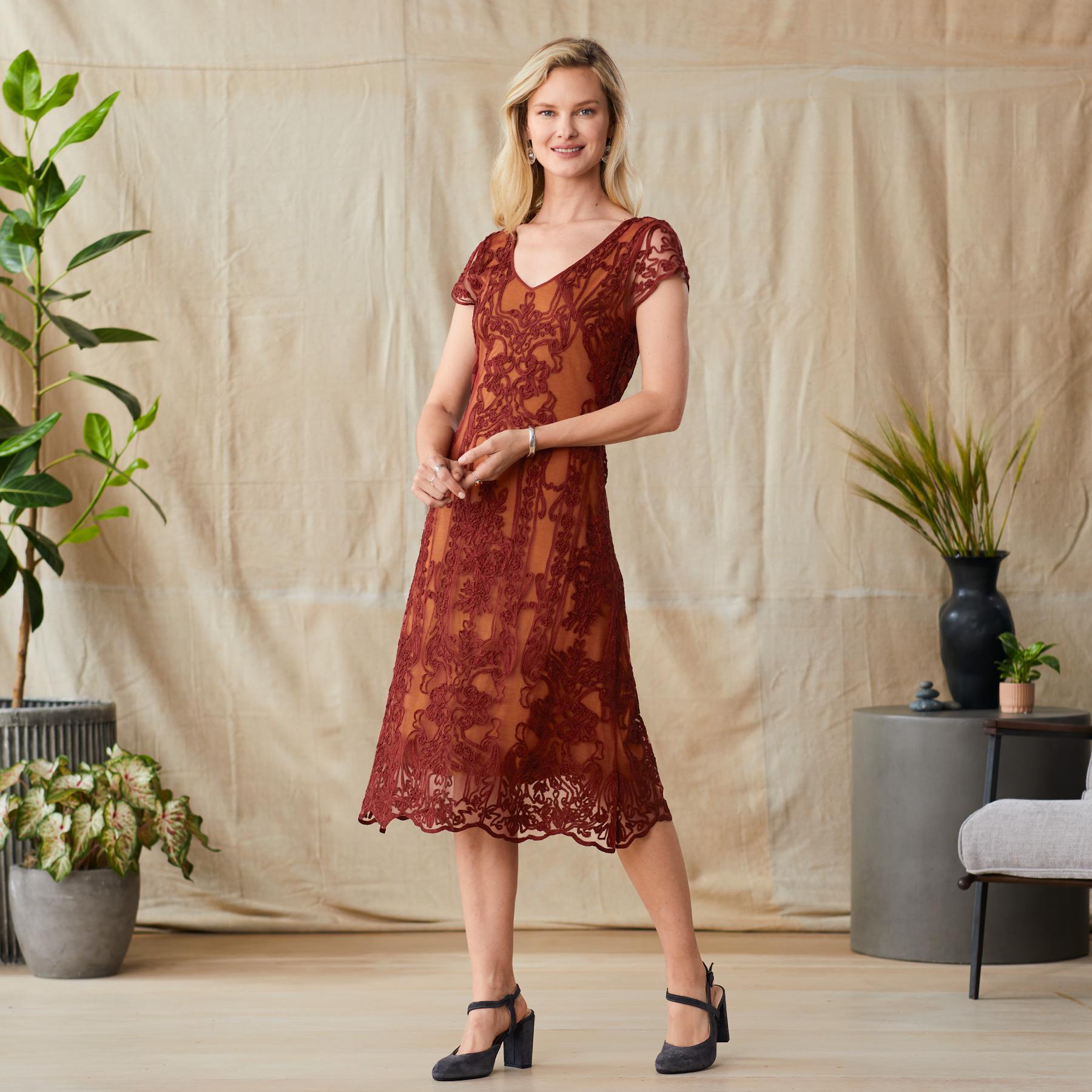 Hidden Avenue Dress. Petite