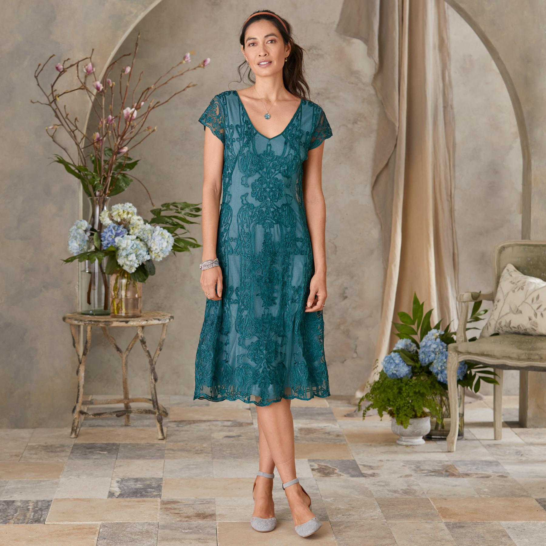Hidden Avenue Dress. Petite
