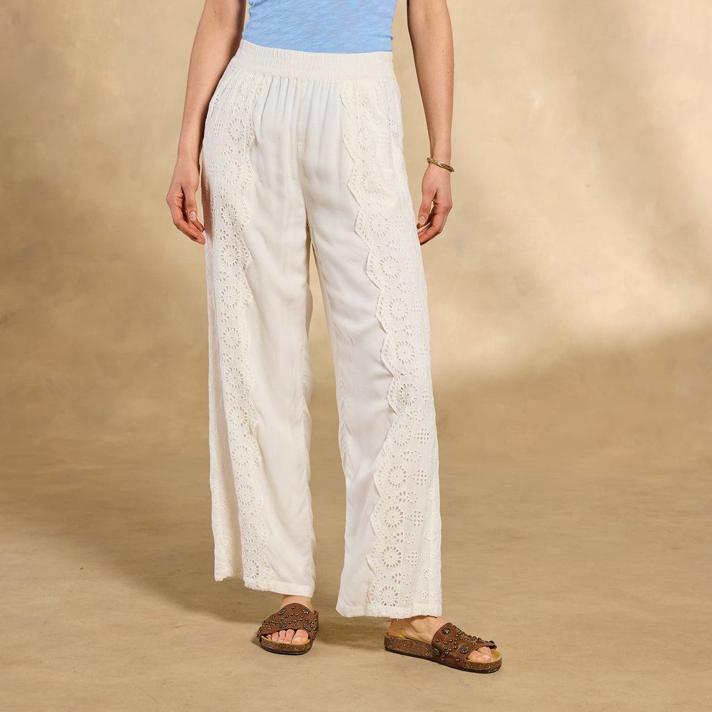 Suvi Eyelet Pants. Petite