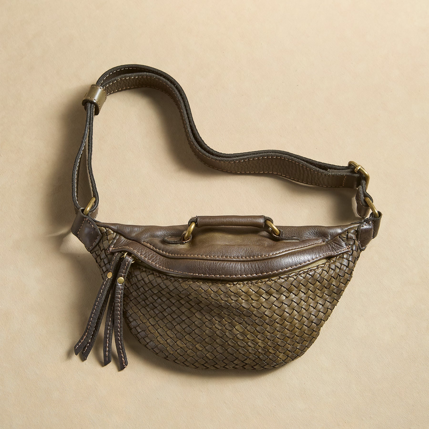 Edelgard Sling Bag