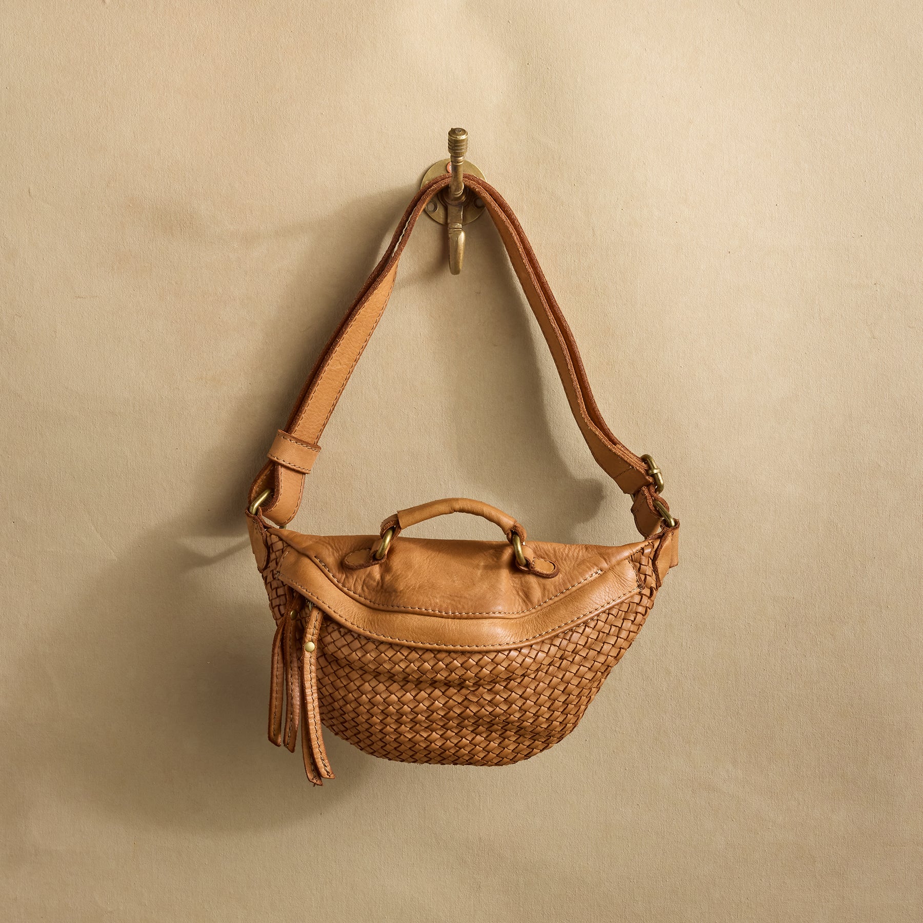 Edelgard Sling Bag