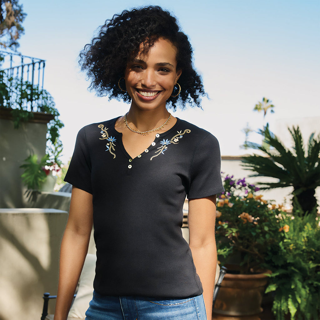 Dahlia Henley