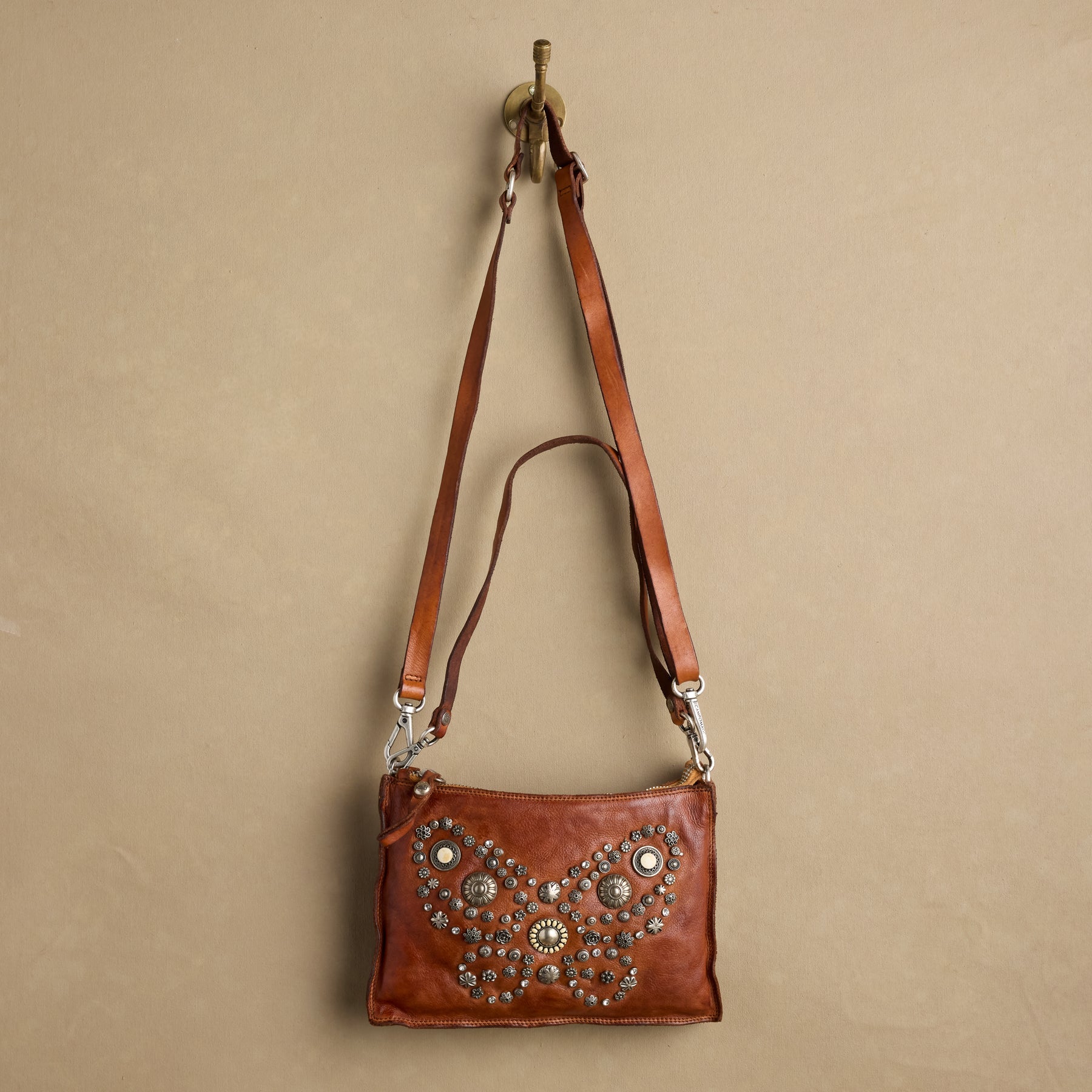 Papillon Clutch